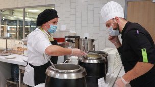 Сотрудники школьной столовой 