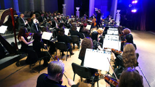Muzykanty-orkestra-Donetskoy-gosudarstvennoy-akademicheskoy-filarmonii