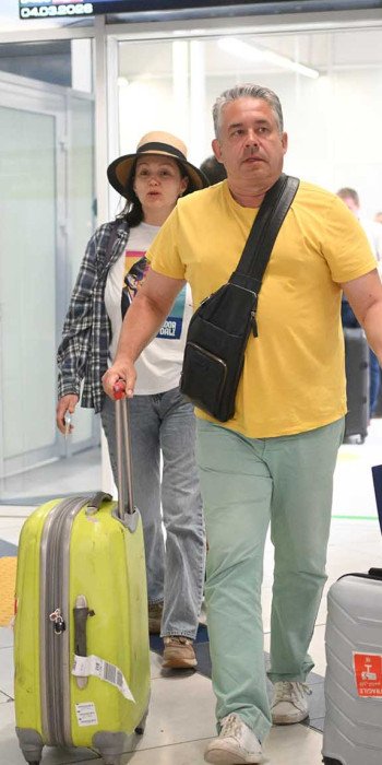 Туристы в аэропорту 