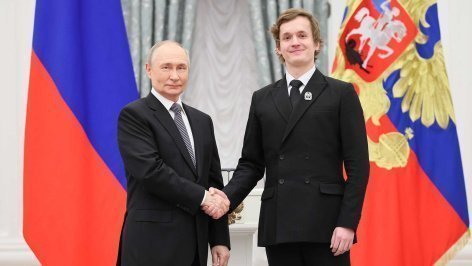 vladimir-putin-vruchaet-premiu