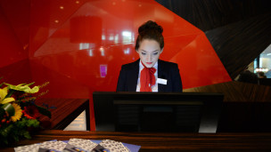 Сотрудница отеля 