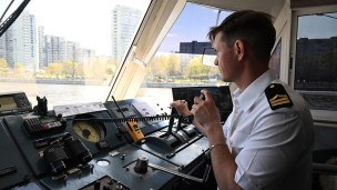 Капитан речного теплохода