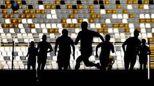 Футболисты на поле 