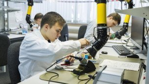 Студенты во время занятий в Чебоксарском электромеханическом колледже