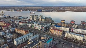 Вид на портовый терминал Архангельска