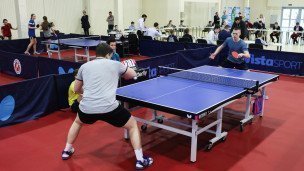 uchastniki-sorevnovanij-po-nastolnomu-tennisu