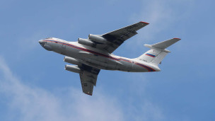 Самолет МЧС РФ ИЛ-76 в небе
