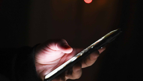 смартфон в руке