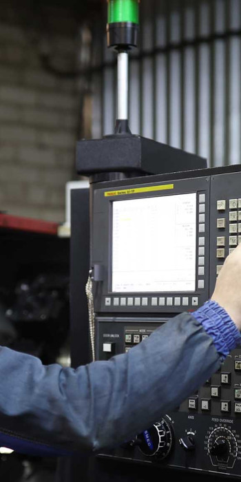 Работник на производстве