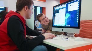 Студенты в процессе обучения.