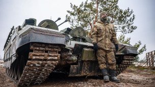Военнослужащий во время подготовки экипажей