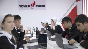 Ученики в школе в Грозном