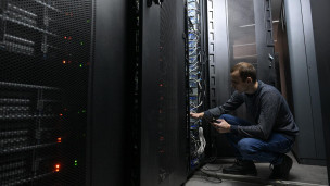 Сотрудник и сервер