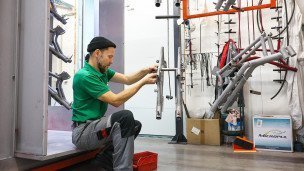 Сборочный цех фабрики по производству инвалидных колясок