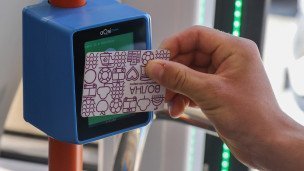 Пассажир оплачивает проезд