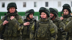 Военнослужащие в форме