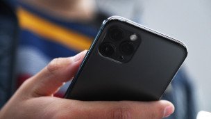 Смартфон в руке