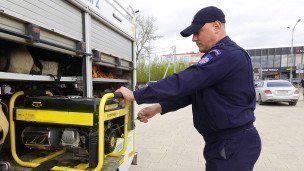 Демонстрация бензинового генератора