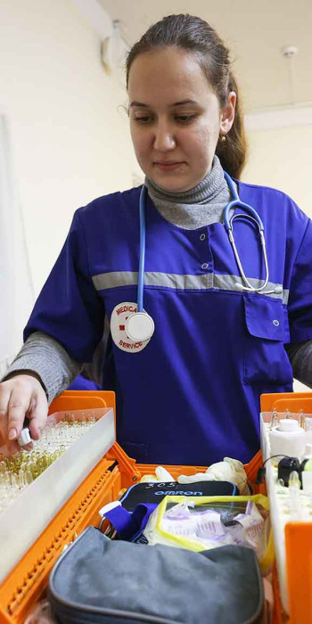 Врач скорой помощи