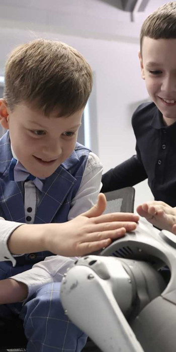 Саша Иванов и Миша Каймаков в инновационно-образовательном комплексе «Техноград»