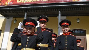Курсанты  Суворовского военного училища во время Дня знаний 1 сентября