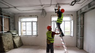 Рабочие во время капитального ремонта