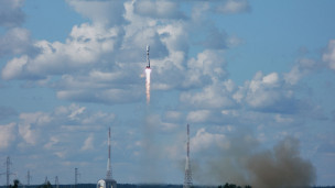 Запуск ракеты с гелиогеофизическими космическими аппаратами и малыми космическими аппаратами