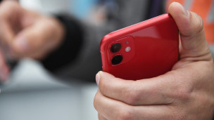 Телефон в руках 