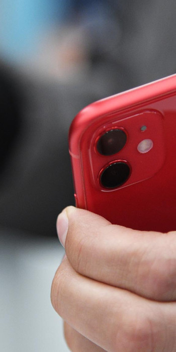 Телефон в руках 