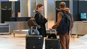 пассажиры в аэропорту