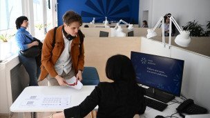 Посетители  в центре занятости населения 