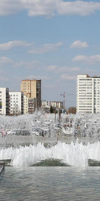 Фонтан в сквере в городе Уфе