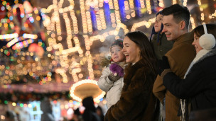 Дети с родителями 