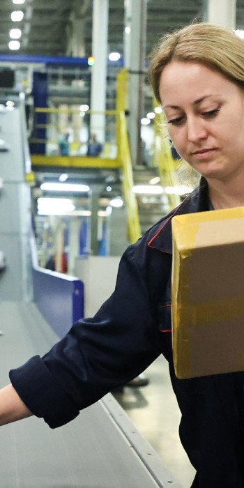  Работа сортировочного центра "Почты России" 