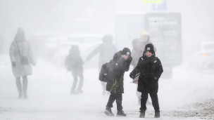 Дети во время метели