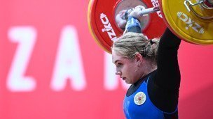 Varvara-Kuzminova-na-sorevnovaniyah-po-tyazheloj-atletike