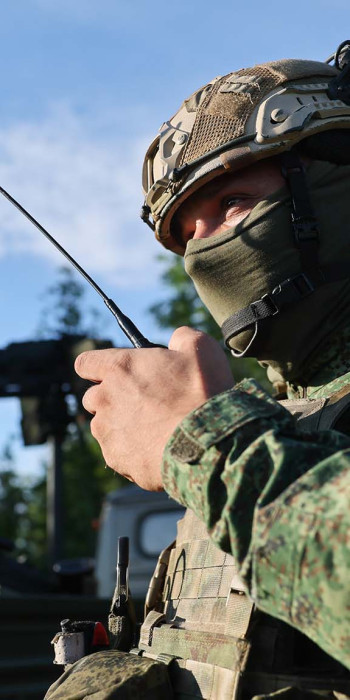 Военнослужащие во время боевого дежурства
