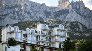 вид на гостиницу в Крыму