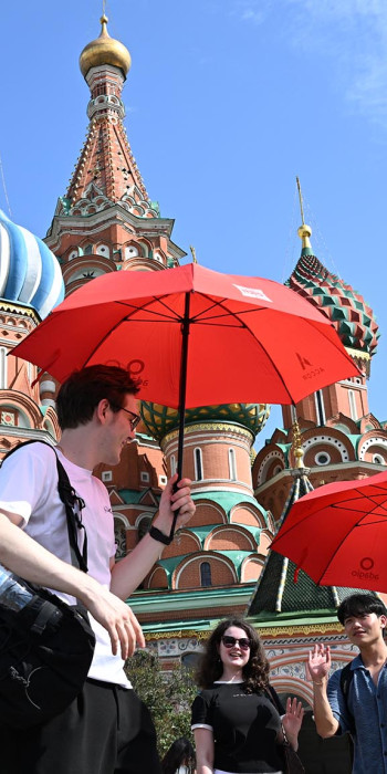 Туристы  на красной площади