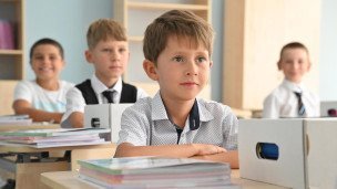 Школьники в классе