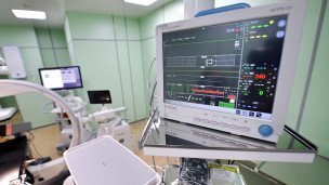 Медицинское оборудование в операционном зале