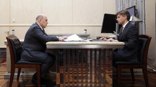 Predsedatel'-pravitel'stva-RF-Mikhail-Mishustin-i-general'nyy-direktor-gosudarstvennoy-korporatsii-po-kosmicheskoy-deyatel'nosti-"Roskosmos"-Dmitriy-Bakanov