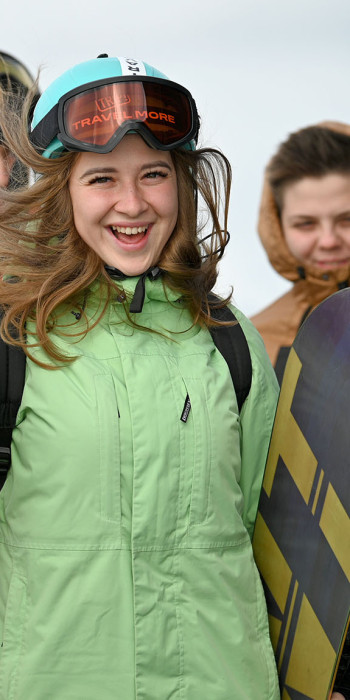 Отдыхающие на трассе курорта