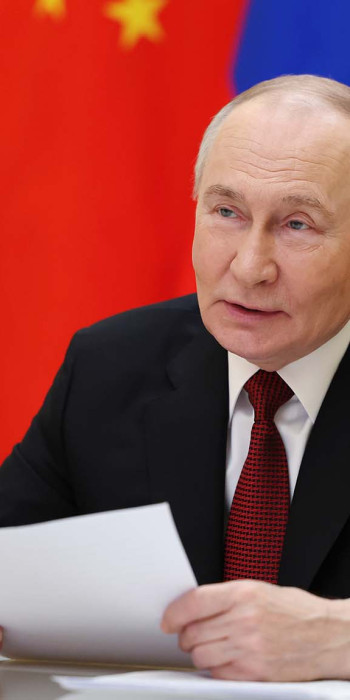 Владимир Путин проводит переговоры с председателем КНР Си Цзиньпино