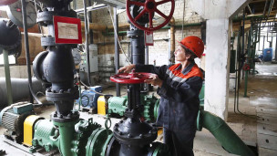 Специалист компании по ресурсоснабжению в котельной