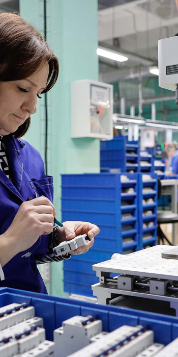 Производство электротехнической продукции на Курском заводе