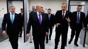 Predsedаtel'-pravitel'stva-RF-Mikhail-Mishustin-vo-vremya-poseshcheniya-novogo-aerovokzal'nogo-kompleksa