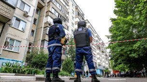 Службы срочного реагирования у многоэтажного дома