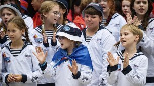 Дети в детском центре "Артек" в Крыму