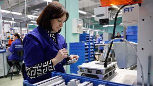 sotrudnik-na-Kurskom-elektroapparatnom-zavode